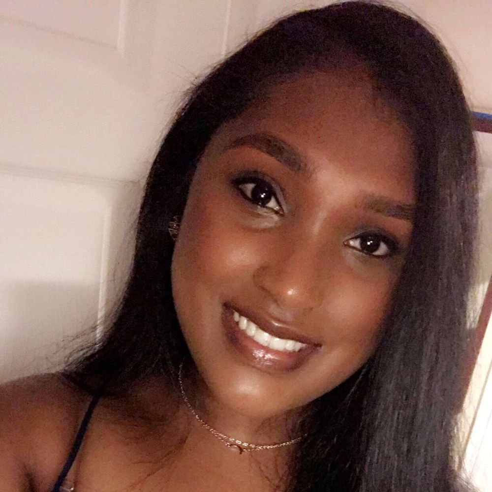 Meet your Posher, Alicia